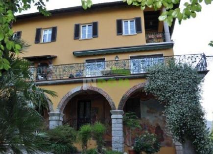Villa for 2 750 000 euro on Lake Maggiore, Italy
