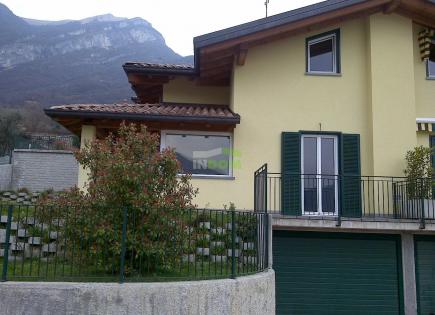 Villa para 430 000 euro en Como, Italia