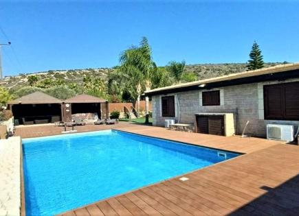Bungalow for 530 000 euro in Limassol, Cyprus