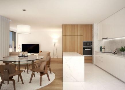 Apartment for 345 500 euro in Porto, Portugal