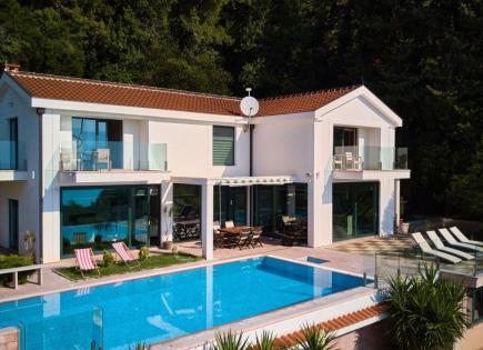 House for 1 200 000 euro in Herceg-Novi, Montenegro