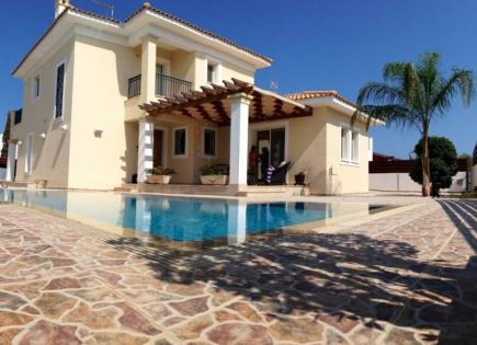 Villa for 715 000 euro in Larnaca, Cyprus