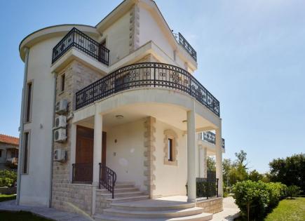House for 1 300 000 euro in Herceg-Novi, Montenegro