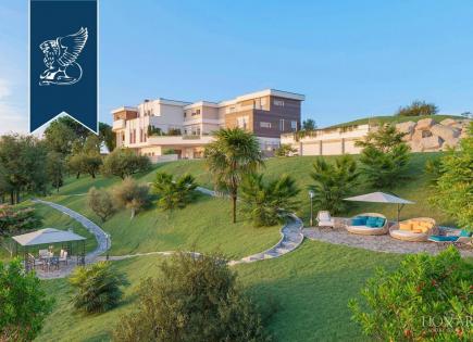 Villa for 5 300 000 euro in Vigano, Italy