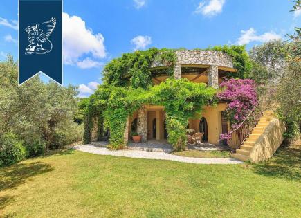 Villa for 5 900 000 euro in Montignoso, Italy