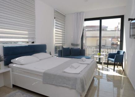 Hotel para 750 000 euro en Dobra Voda, Montenegro