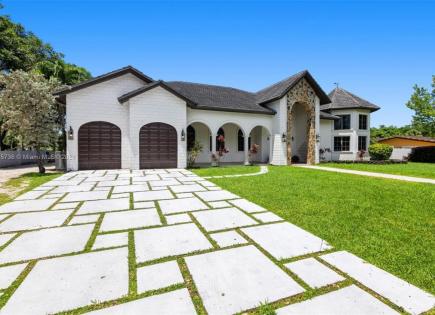 House for 2 302 234 euro in Miami, USA
