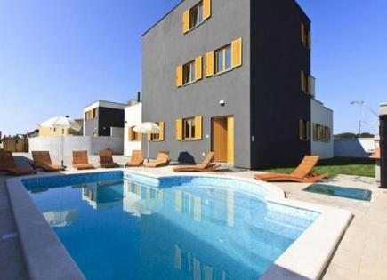 House for 1 545 000 euro in Fazana, Croatia