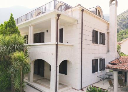 Villa for 1 950 000 euro in Risan, Montenegro