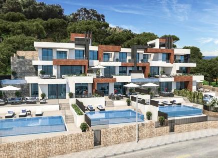 Apartment for 1 650 000 euro in Benidorm, Spain