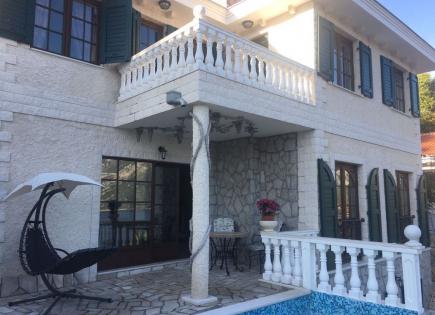 Villa for 850 000 euro in Herceg-Novi, Montenegro