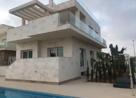 Villa for 1 350 000 euro in La Zenia, Spain