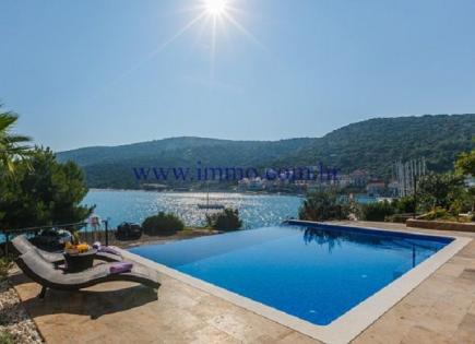 Villa for 1 300 000 euro in Trogir, Croatia
