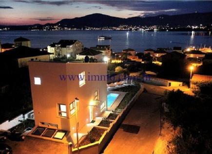 Villa for 1 100 000 euro in Trogir, Croatia