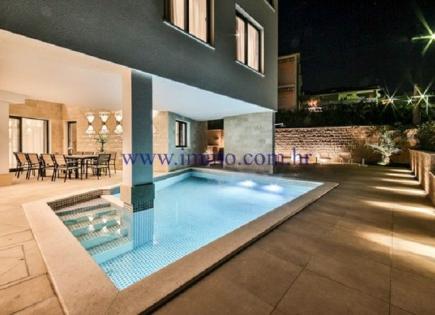 Villa for 1 800 000 euro in Trogir, Croatia
