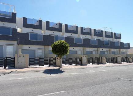 Townhouse for 230 000 euro in Pilar de la Horadada, Spain