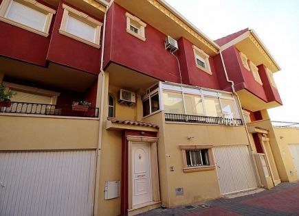 Townhouse for 154 000 euro in Catral, Spain