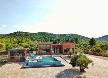Villa for 1 500 000 euro in Sibenic, Croatia