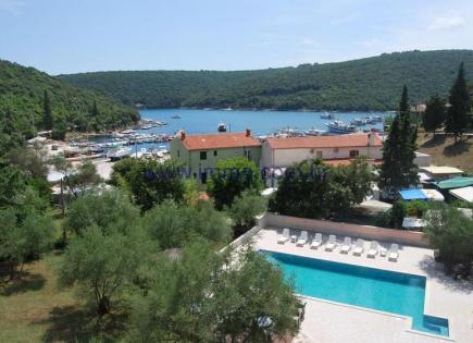 Hotel for 2 185 000 euro in Marcana, Croatia