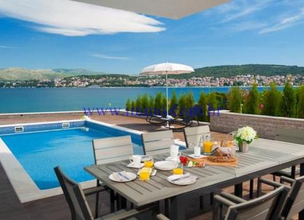 Villa for 2 050 000 euro in Trogir, Croatia