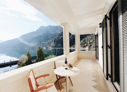Villa for 2 835 000 euro in Risan, Montenegro