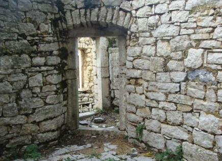 Reconstruction property for 40 000 euro in Herceg-Novi, Montenegro