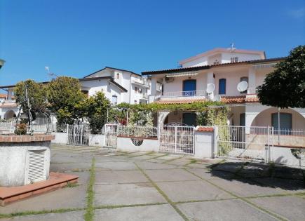 Villa para 120 000 euro en Scalea, Italia