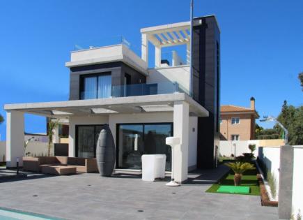 Villa for 895 000 euro in El Campello, Spain