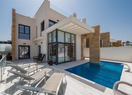 Villa for 399 000 euro in Cabo Roig, Spain