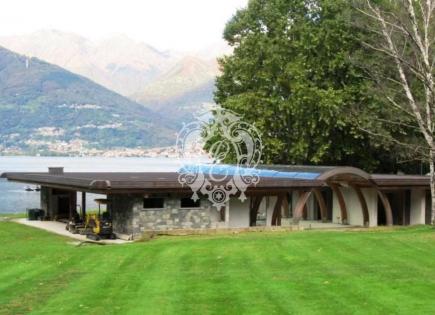 Villa for 3 950 000 euro in Colico, Italy
