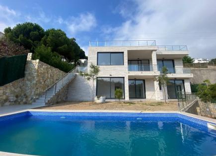 Villa for 950 000 euro in Lloret de Mar, Spain