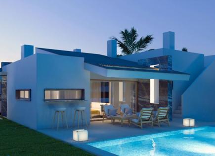 Villa for 399 950 euro in San Pedro del Pinatar, Spain