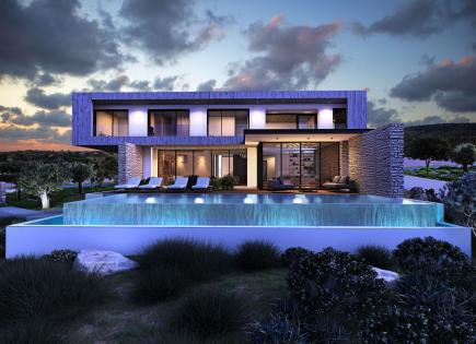 Villa for 2 800 000 euro in Paphos, Cyprus
