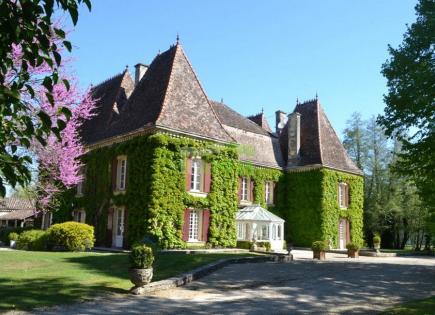 Castle for 1 340 000 euro in Aquitaine, France