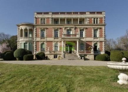 Castle for 3 400 000 euro in Bordeaux, France