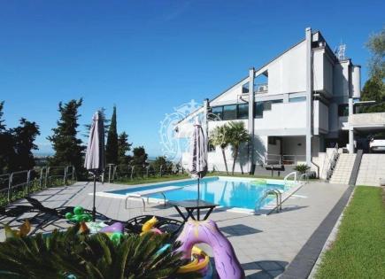 Villa for 1 200 000 euro in Massarosa, Italy