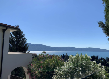Villa for 1 500 000 euro on Lake Garda, Italy