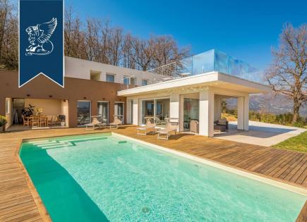 Villa for 1 950 000 euro in Massarosa, Italy