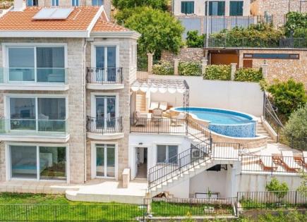Villa for 2 300 000 euro in Rezevici, Montenegro
