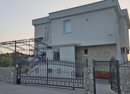 House for 400 000 euro in Dobra Voda, Montenegro
