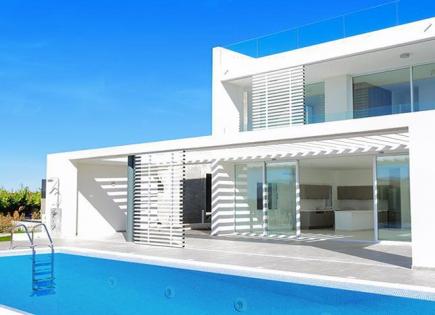Villa for 1 038 000 euro in Paphos, Cyprus