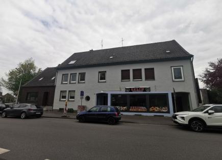 Commercial apartment building for 480 000 euro in Emmerich am Rhein, Germany