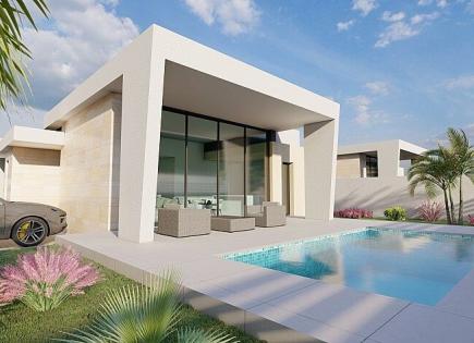 Villa for 429 000 euro in Torrevieja, Spain
