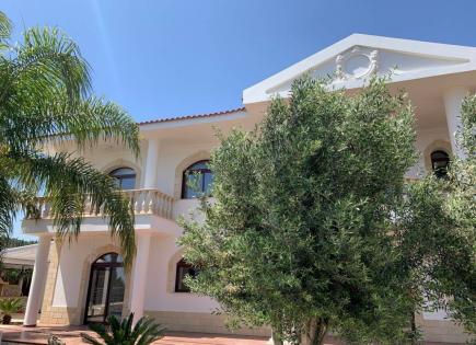 Villa for 2 500 000 euro in Limassol, Cyprus