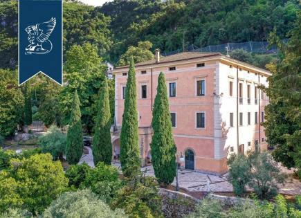 Villa for 3 500 000 euro in Frosinone, Italy