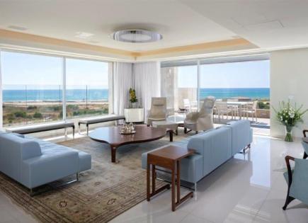 Penthouse for 9 243 545 euro in Tel Aviv, Israel