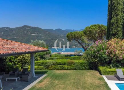 Villa for 1 980 000 euro on Lake Garda, Italy