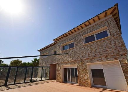 Villa for 379 900 euro in San Miguel de Salinas, Spain