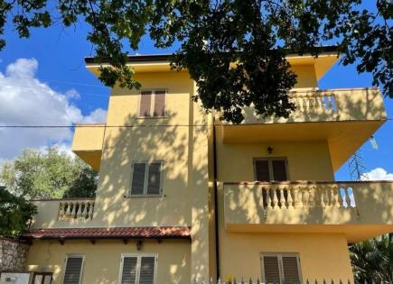 House for 220 000 euro in Belvedere Marittimo, Italy