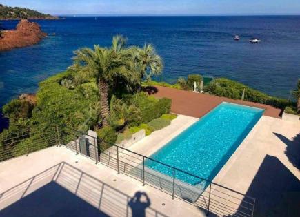 Villa for 10 890 000 euro in Theoule-sur-Mer, France